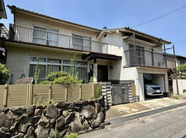 福山市手城町、中古一戸建ての外観画像です