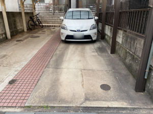 福山市新涯町、中古一戸建ての駐車場画像です