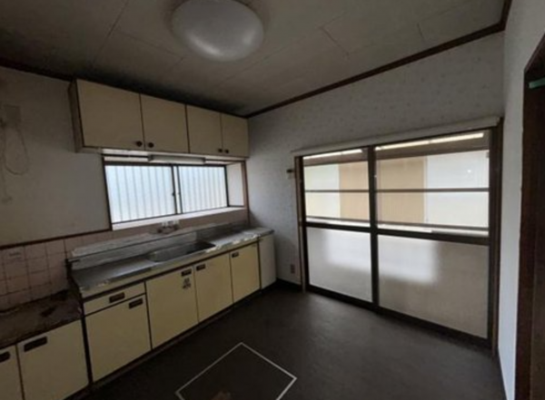 福山市緑陽町、中古一戸建てのキッチン画像です