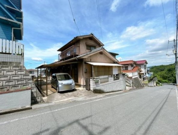 福山市緑陽町、中古一戸建ての外観画像です