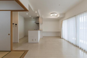 福山市引野町、マンションの居間画像です
