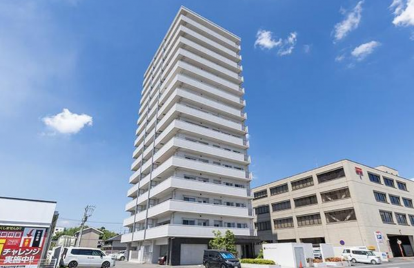 福山市引野町、マンションの外観画像です