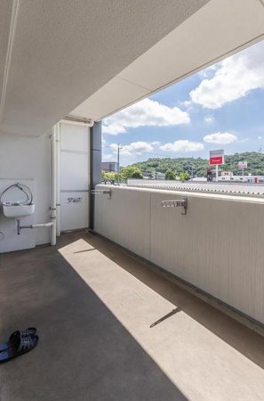 福山市引野町、マンションのバルコニー画像です