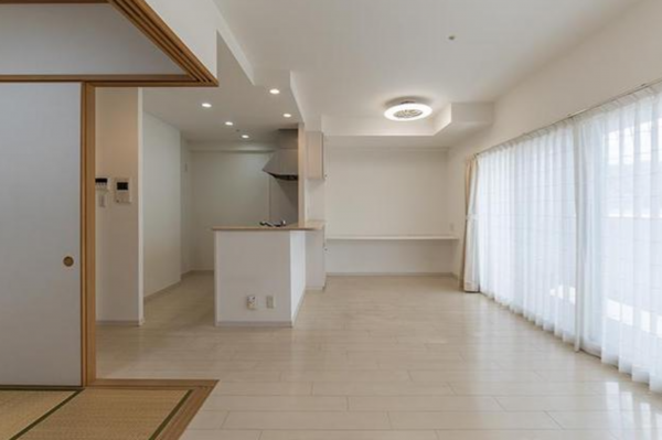 福山市引野町、マンションの居間画像です