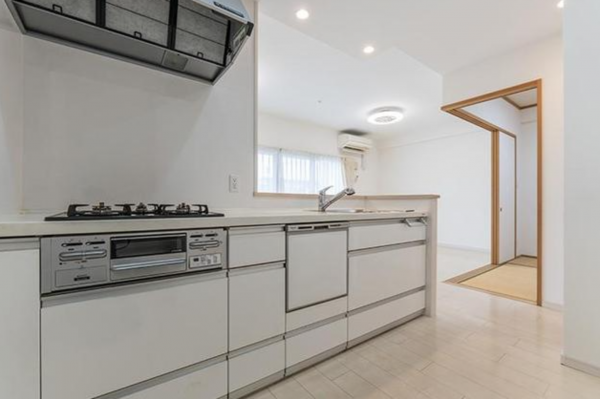 福山市引野町、マンションのキッチン画像です