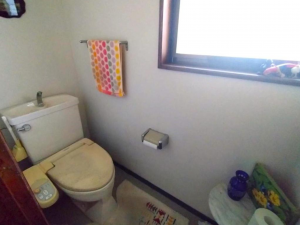 福山市明王台、中古一戸建てのトイレ画像です