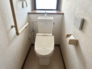 福山市伊勢丘、中古一戸建てのトイレ画像です