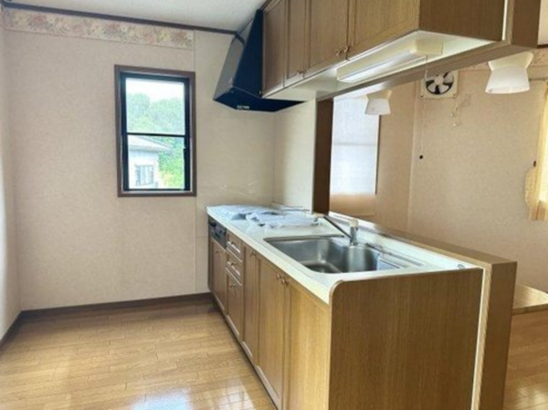 福山市伊勢丘、中古一戸建てのキッチン画像です