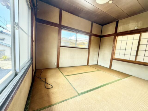 福山市川口町、中古一戸建ての画像です