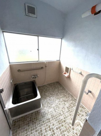 福山市佐波町、中古一戸建ての風呂画像です