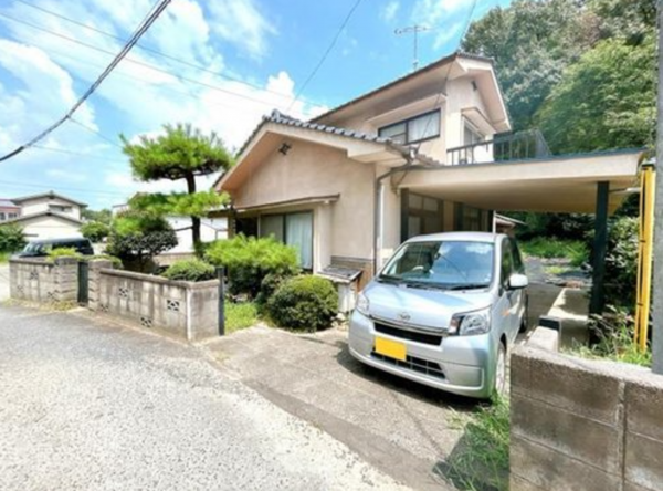 福山市佐波町、中古一戸建ての外観画像です