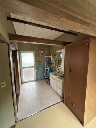 福山市佐波町、中古一戸建ての洗面画像です
