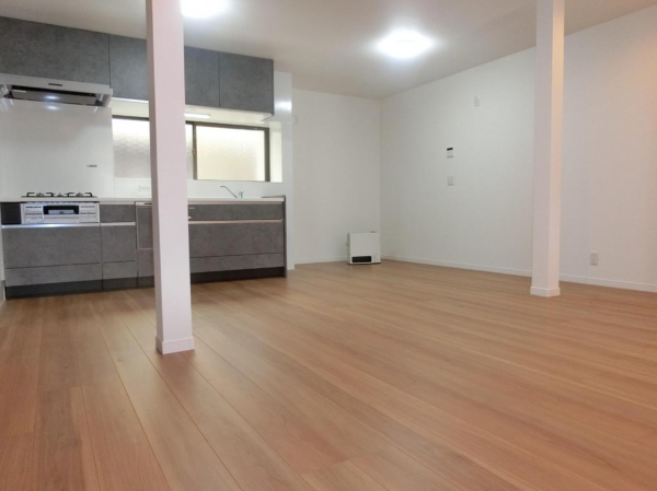 福山市水呑向丘、中古一戸建ての居間画像です