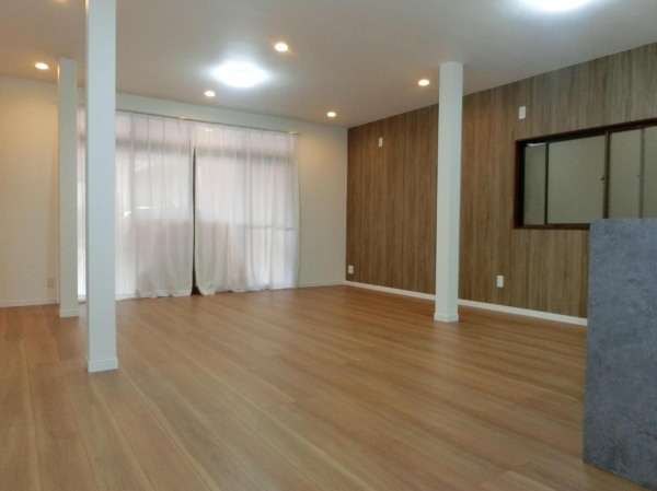 福山市水呑向丘、中古一戸建ての居間画像です