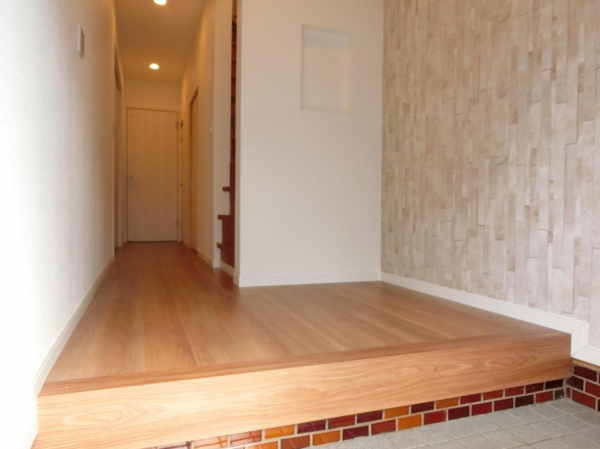 福山市水呑向丘、中古一戸建ての玄関画像です