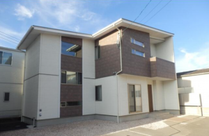 福山市山手町、中古一戸建ての外観画像です
