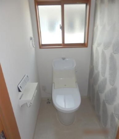 福山市山手町、中古一戸建てのトイレ画像です