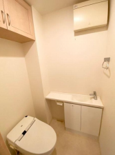 福山市西桜町、マンションのトイレ画像です