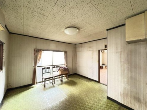 福山市水呑向丘、中古一戸建ての居間画像です