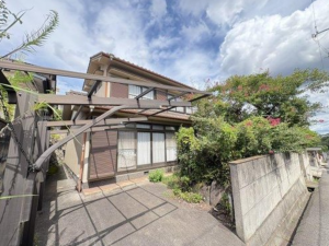 福山市水呑向丘、中古一戸建ての外観画像です