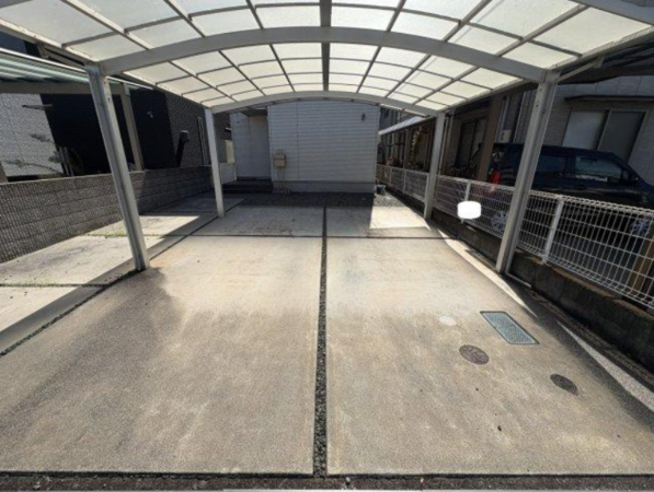 福山市新涯町、中古一戸建ての駐車場画像です