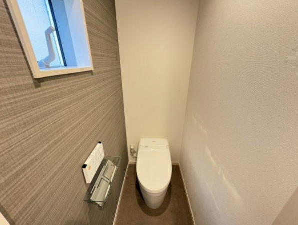 福山市新涯町、中古一戸建てのトイレ画像です