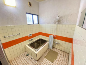 福山市瀬戸町大字長和、中古一戸建ての風呂画像です