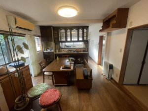 福山市鞆町後地、中古一戸建ての居間画像です