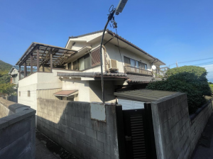 福山市鞆町後地、中古一戸建ての外観画像です