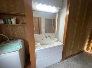 福山市鞆町後地、中古一戸建ての洗面画像です