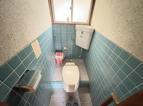 福山市高美台、中古一戸建てのトイレ画像です