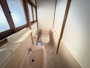 福山市千代田町、中古一戸建てのトイレ画像です