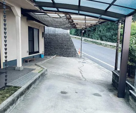 福山市蔵王町、中古一戸建ての駐車場画像です