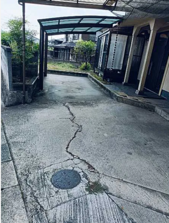 福山市蔵王町、中古一戸建ての駐車場画像です