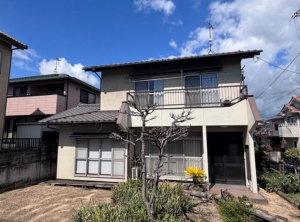 福山市伊勢丘、中古一戸建ての外観画像です