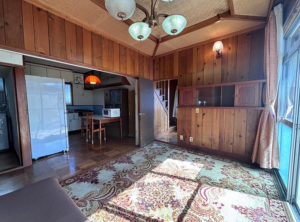 福山市伊勢丘、中古一戸建ての居間画像です