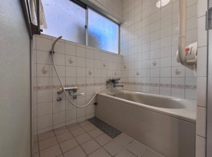 福山市伊勢丘、中古一戸建ての風呂画像です