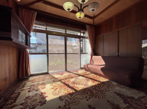 福山市伊勢丘、中古一戸建ての居間画像です