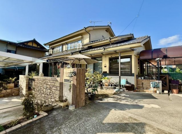 福山市沼隈町大字上山南、中古一戸建ての外観画像です