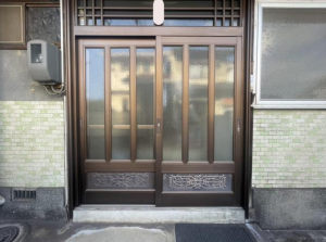 福山市鞆町鞆、中古一戸建ての玄関画像です