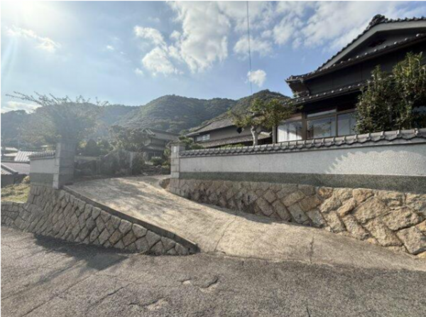 福山市田尻町、中古一戸建ての画像です