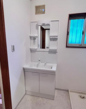 福山市赤坂町大字赤坂、中古一戸建ての洗面画像です