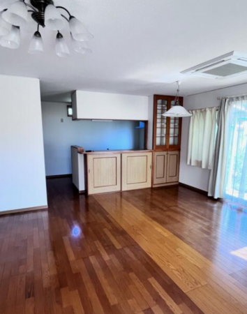 福山市赤坂町大字赤坂、中古一戸建ての居間画像です