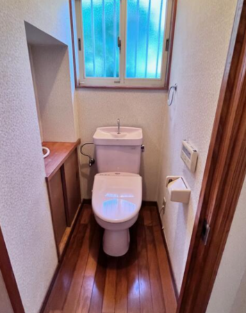 福山市赤坂町大字赤坂、中古一戸建てのトイレ画像です