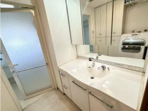 福山市三吉町、マンションの画像です