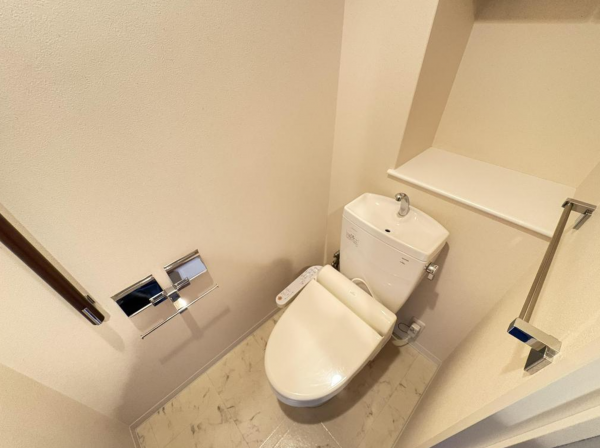 福山市三之丸町、収益物件/マンションのトイレ画像です