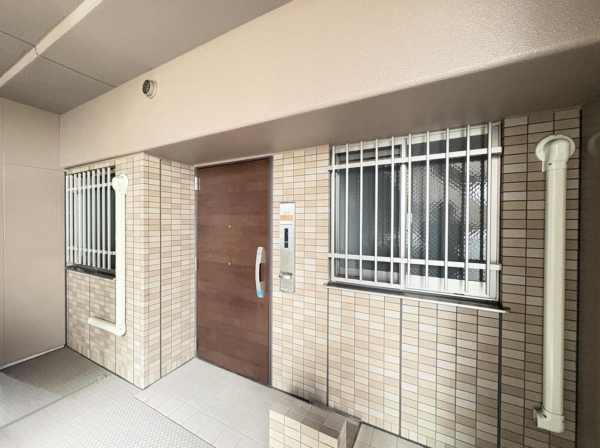 福山市三之丸町、収益物件/マンションの玄関画像です