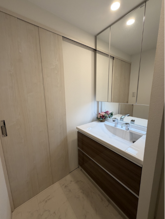 福山市東桜町、マンションの画像です