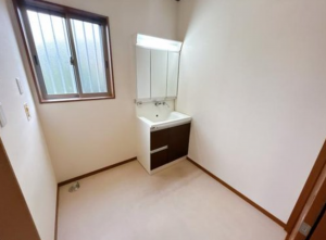 福山市向陽町、中古一戸建ての洗面画像です