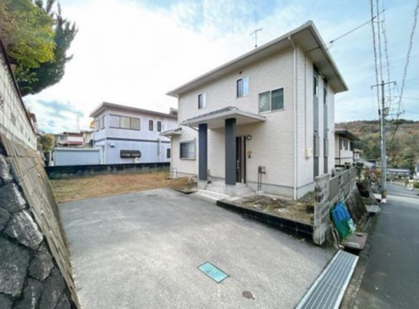 福山市向陽町、中古一戸建ての外観画像です